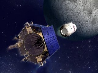 Американское космическое ведомство собирается подвергнуть сегодня "бомбардировке" дно кратера Кабеус на южном полюсе Луне в стремлении проверить, есть ли там лед