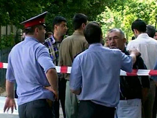На месте взрыв в Дербенте найден листок с данными о двух следователях СКП