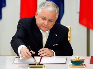 Лех Качиньский подписал Лиссабонский договор