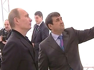 Путин осмотрел во Владивостоке объекты, строящиеся к саммиту АТЭС