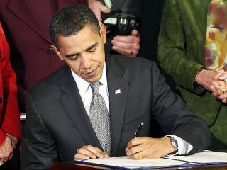 Президент США Барак Обама поставил подпись под законопроектом о расширении финансово-экономической помощи Исламабаду, вызвавший недовольство командования вооруженных сил Пакистана