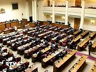 Депутаты парламента Грузии начали сбор подписей за импичмент Саакашвили