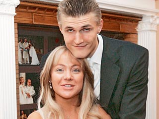 Баскетболист Андрей Кириленко и его жена Маша удочерили двухмесячную девочку - соответствующее судебное решение было принято в пятницу