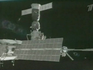 Экипаж МКС приступил к разгрузке пристыковавшегося к станции корабля "Прогресс М-03М"