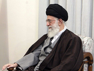 Верховный лидер Исламской Республики Иран аятолла Али Хаменеи в эфире иранского телеканала Press TV пообещал наказать причастных к совершенному в воскресенье теракту, тем самым опровергнув сообщения о своей смерти