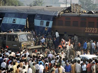 Число жертв железнодорожной катастрофы на севере Индии достигло 22 человек, еще 23 получили ранения