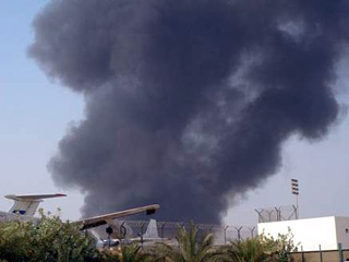 Суданский транспортный самолет Boeing 707 потерпел в среду катастрофу вблизи аэропорта города Шарджа (Объединенные Арабские Эмираты)