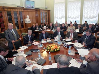 Ректоры российских вузов предложили ограничить до трех число вузов, куда абитуриенты смогут одновременно подавать документы на поступление в 2010 году