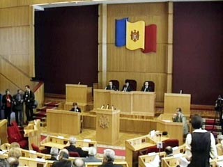 Парламент Молдавии отложил выборы президента на неопределенный срок