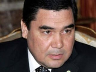 Президент Туркмении Гурбангулы Бердымухамедов считает себя "молодым" для самого высокого в стране звания "Герой Туркменистана"