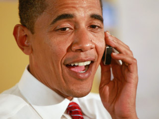 В телефонном разговоре, который состоялся накануне по инициативе американской стороны, Барак Обама отметил решающую роль России в выходе на позитивный результат консультаций