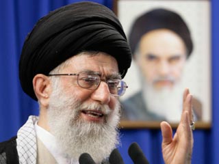Духовный лидер Исламской республики Иран аятолла Али Хаменеи выступает против проведения прямых переговоров с США.