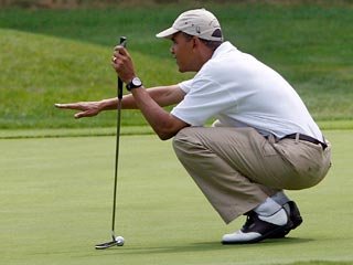 Президент США Барак Обама за девять месяцев работы в Белом доме сыграл в гольф 24 раза, в то время как его предшественнику Джорджу Бушу понадобилось на это два года и 10 месяцев