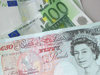 Аналитики BNP Paribas считают, что из-за слабости британской экономики и ультрамягкой политики Банка Агнлии британский фунт может упасть до паритета с евро еще до конца этого года