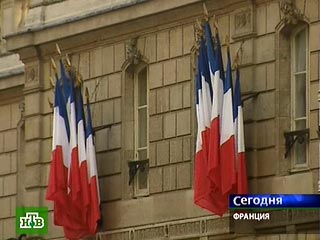 Правительство Франции намерено ввести в школах страны пение национального гимна. Такие меры предпринимаются политиками в рамках кампании по борьбе с исламским фундаментализмом и "возрождению национальной гордости"