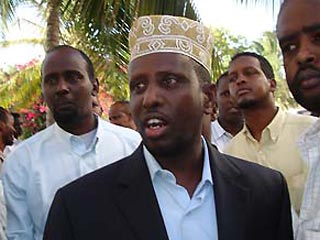 Президент Сомали Шейх Шариф Шейх Ахмед едва не стал в среду жертвой боевиков-исламистов, которые ведут кровопролитные бои с правительственными войсками в центре столицы Могадишо