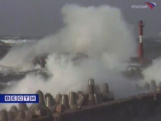 Тайфун "Лупит" оставил без электричества жителей Северо-Курильска