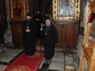 Архиепископ Волоколамский Иларион (на фото слева) прибыл в Косово по приглашению главы Рашско-Призренской епархии Сербской церкви епископа Артемия (справа)  