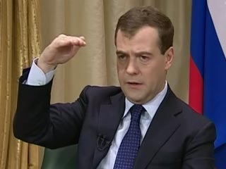 СМИ: Медведеву предлагают создать в стране вторую вертикаль. Но "путинская" пока останется