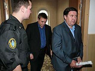 Прокуратура отказалась утвердить обвинительное заключение по делу генерал-лейтенанта ФСКН Александра Бульбова, обвиняемого в коррупции, вымогательстве и незаконном прослушивании телефоно