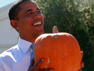Президент США Барак Обама дважды отпразднует в субботу праздник Хэллоуин - вместе со школьниками и с семьями военнослужащих, говорится в сообщении Белого дома
