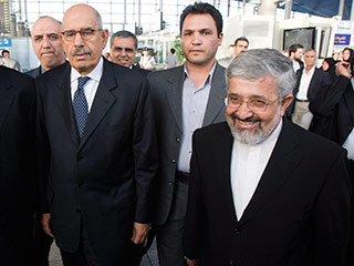 Иран готов к новому раунду переговоров с Международным агентством по атомной энергии (МАГАТЭ) о поставках ядерного топлива Исламской Республикезаявил в понедельник представитель Ирана при МАГАТЭ Али Асгар Солтание