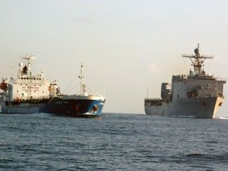 Российский корабль "Николай Псомиади" и судно "Долиан" под флагом Камбоджи столкнулись в нейтральных водах в акватории Черного моря недалеко от побережья Болгарии