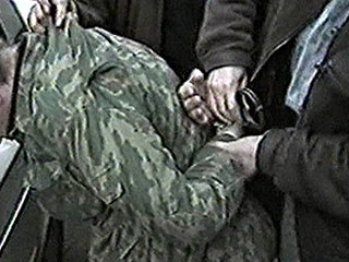 В Екатеринбурге арестованы четверо офицеров Приволжско-Уральского военного округа (ПУрВО), подозреваемых в хищении 130 млн рублей, предназначавшихся для строительства жилья для военнослужащих на территории Екатеринбурга и Челябинска