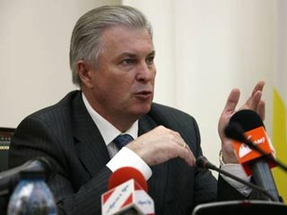 Президент Бурятии Вячеслав Наговицын ввел своим распоряжением режим чрезвычайной ситуации в связи с высоким уровнем распространения сезонного и "свиного" гриппа в регионе