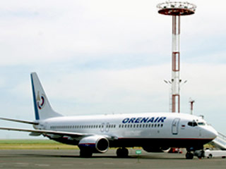 Пассажирский лайнер Boeing-737-800 авиакомпании "Оренбургские авиалинии" в четверг утром совершил вынужденную посадку в самарском аэропорту "Курумоч"