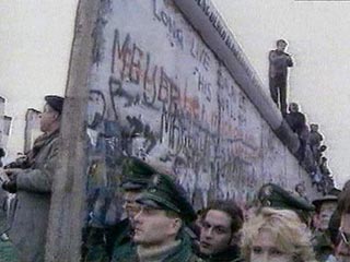 Каждый восьмой немец хотел бы вернуть Берлинскую стену