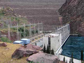 На крупнейшей в Таджикистане Нурекской ГЭС произошла самопроизвольная остановка агрегатов, без света осталось около 70% территории страны