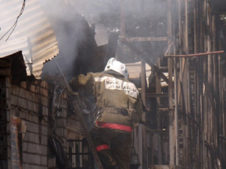 Крупнейший пожар произошел в складских помещениях с пенопластом на окраине столицы Казахстана Астаны в понедельник: по последним данным, его жертвами стали 16 человек