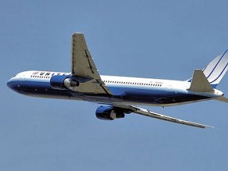 Самолет американской авиакомпании United Airlines не смог своевременно вылететь из Лондона в Чикаго, поскольку пилот оказался пьян