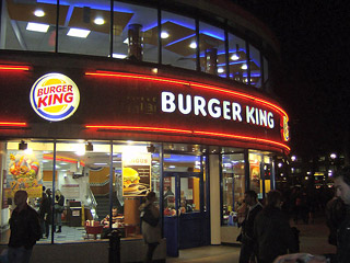 Американская сеть фастфуда Burger King передала франшизу на открытие своих ресторанов в Москве владельцам сети кофеен "Шоколадница"