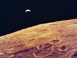 Национальное управление по аэронавтике и исследованию космического пространства США (NASA) сообщило в пятницу об обнаружении воды на Луне