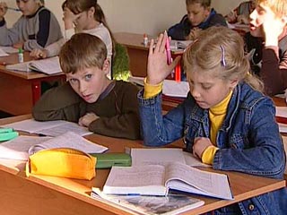 Занятия в московских школах с понедельника возобновляются при строгом контроле за состоянием здоровья учеников