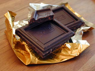 От стресса спасут 40 граммов шоколада в день, полагают ученые