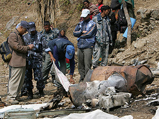 Катастрофа произошла в 500 км к северо-западу от столицы Непала, Катманду