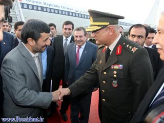 Президент Ирана Махмуд Ахмади Нежад, Стамбул, 9 ноября 2009 года