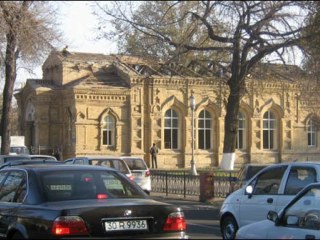 Церковь во имя благоверного великого князя Александра Невского была построена неподалеку от Учительской семинарии в 1898 году по проекту А.Л. Бенуа