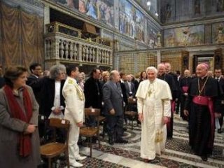 Папа Бенедикт XVI принял в Ватикане деятелей мировой культуры
