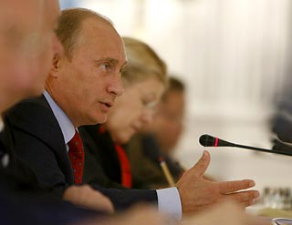 Планы и порядок проверки юридических лиц будут публиковаться в интернете, заявил премьер-министр Владимир Путин на заседании правительства.