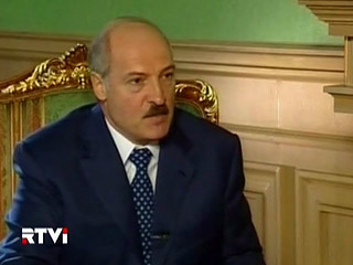 Президент Белоруссии Александр Лукашенко откликнулся на выступление Медведева перед белорусскими СМИ с явным недоумением и раздражением