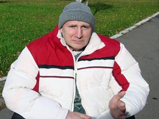 Главному редактору газеты "Химкинская правда" Михаилу Бекетову, искалеченному год назад неизвестными, проведена операция по восстановлению трахеи