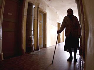 Чиновники учреждений здравоохранения и социальной защиты озвучили удручающие итоги проверки российских домов престарелых.