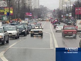 Как сообщалось, Чубайс попал в аварию во вторник, когда на служебном автомобиле с включенными проблесковым маячком и сиреной ехал в Москве по резервной полосе улицы Наметкина 
