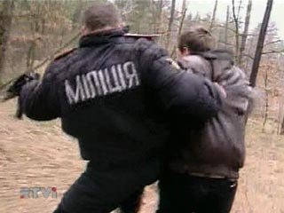 Милиция Николаевской области задержала двух братьев, которые подозреваются в жестоком убийстве наемного работника