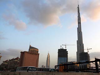 Новость о возможном банкротстве Dubai World обвалила рынки и вызвала опасения второй волны кризиса 