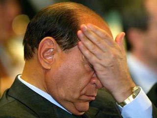 Судебный процесс против премьер-министра Италии Сильвио Берлускони, обвиняемого в подкупе своего британского адвоката Дэвида Миллса, возобновляется 4 декабря. 